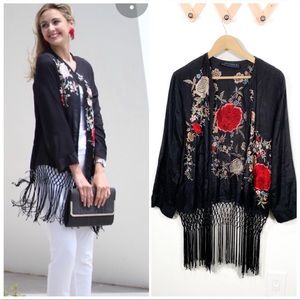 Zara Floral Embroidered fringe kimono black
open front
